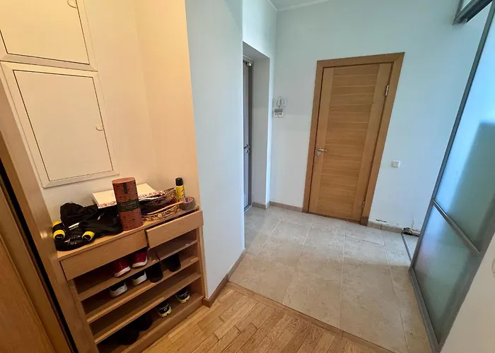 Spacious Located In A Centre *