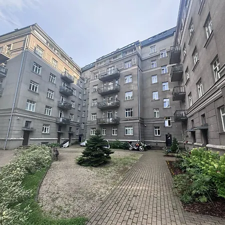 Spacious Located In A Centre Riga