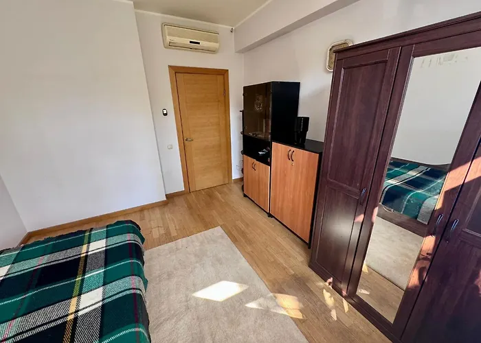 Spacious Located In A Centre