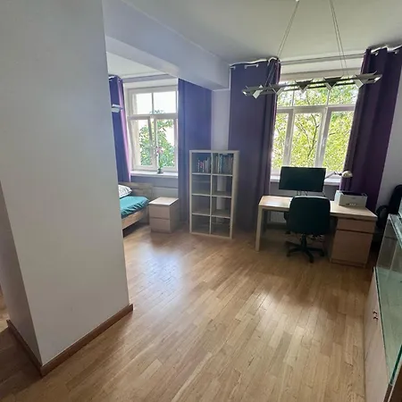 Spacious Located In A Centre